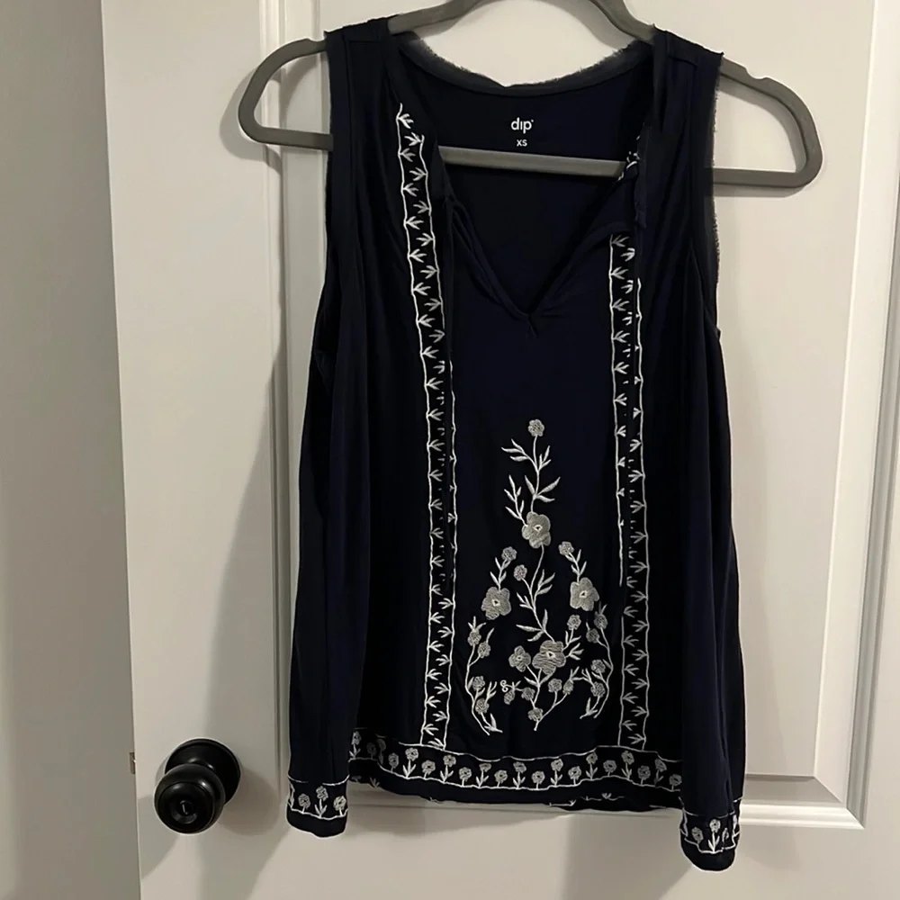 Embroidered top - Picture 1 of 5
